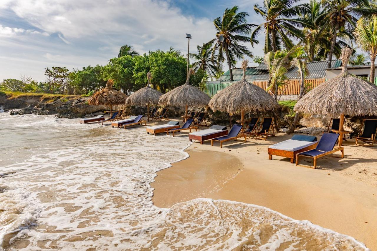 Palmarito Beach Hotel เตียราบอมบา ภายนอก รูปภาพ