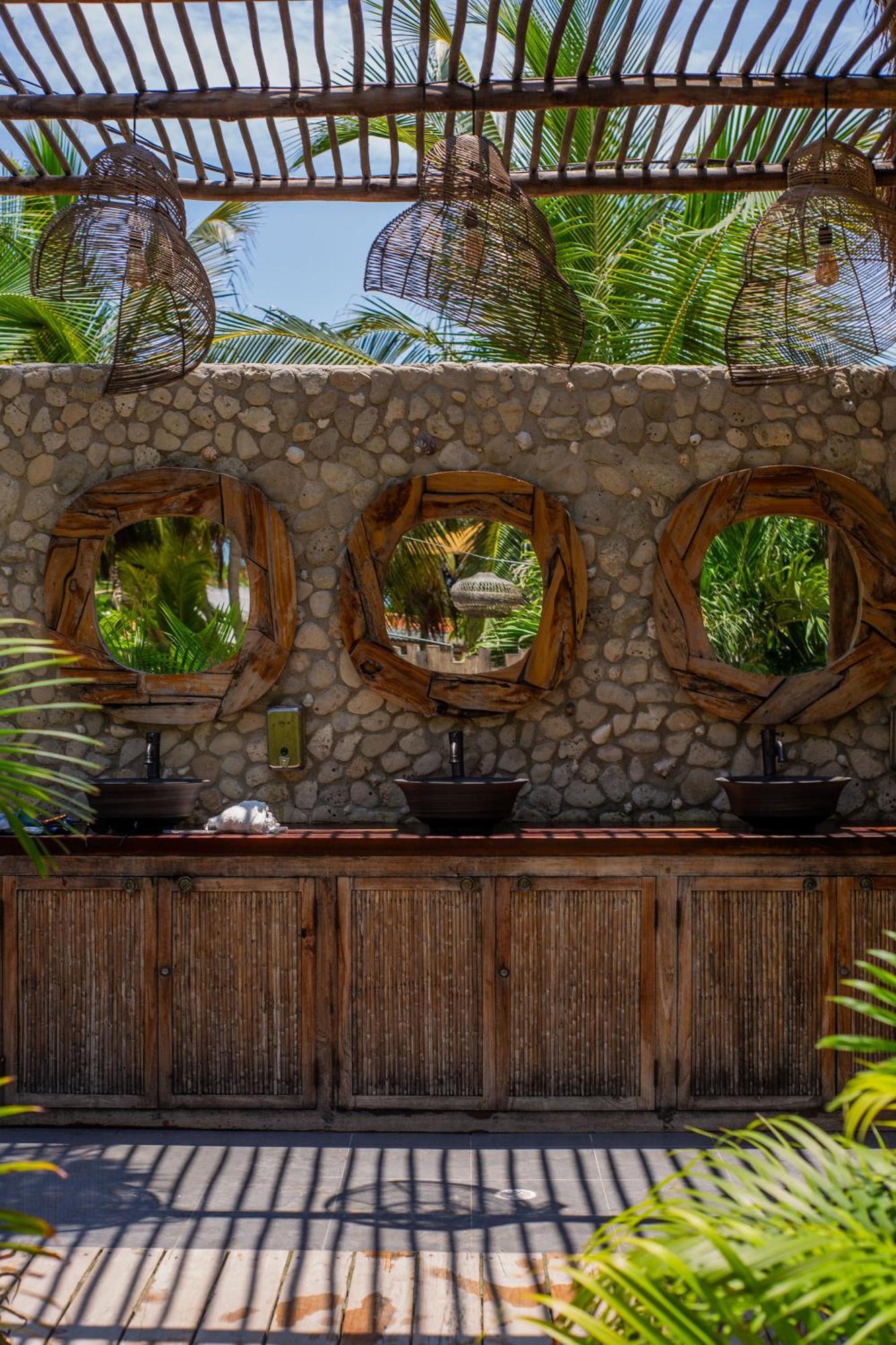 Palmarito Beach Hotel เตียราบอมบา ภายนอก รูปภาพ